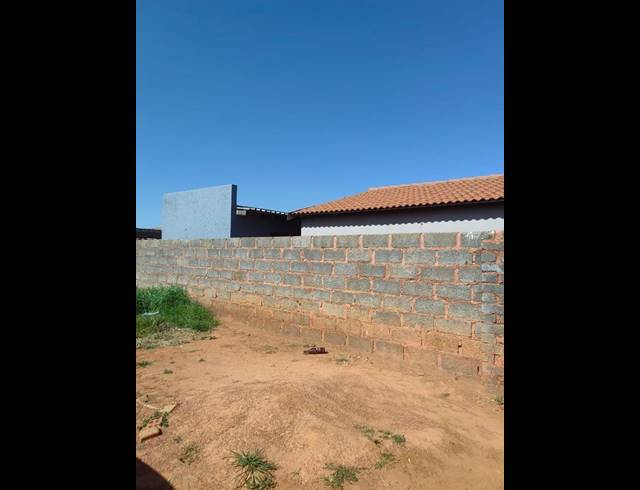 2 BEDROOM HOUSE FOR SALE IN LENASIA